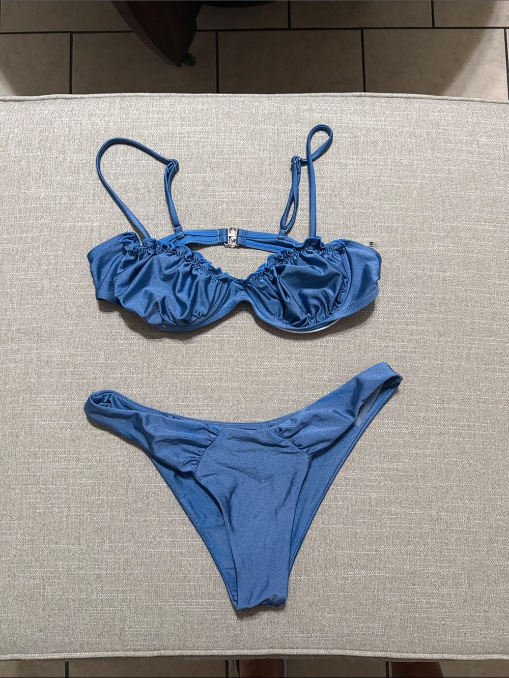 SHEIN Blue Ruffled Underwire Bikini Set